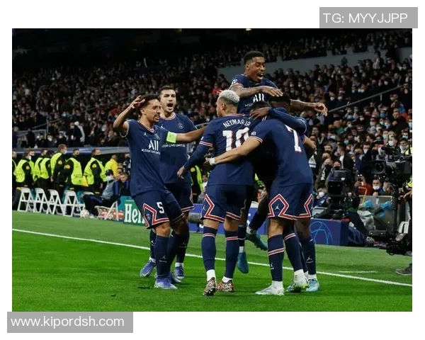 欧冠激战：巴黎圣日耳曼小胜皇马红牌争议引发全场热议与战术分析