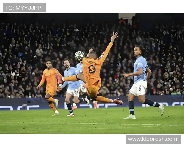 欧冠激战：多特蒙德逆转热刺红牌争议引发全场热议与战术分析