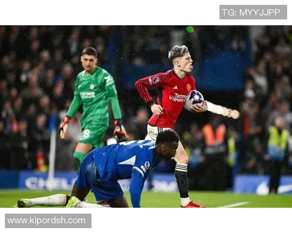 欧联杯精彩对决尤文图斯凭借帽子戏法战胜曼城全场沸腾 欧联杯精彩对决尤文图斯凭借帽子戏法战胜曼城全场沸腾